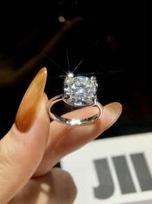 1 件 1 克拉 4 爪圆形设计 D 色迷人莫桑石钻石订婚结婚戒指女士求婚戒指新娘珠宝奢华珠宝礼物 - 銀色 - 查看 3