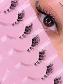 7 对半睫毛，带透明带，猫眼尾，细长睫毛，自然外观，纤细仿貂皮睫毛，蓬松柔软假睫毛，自然妆容，适合圣诞妆容，圣诞礼物