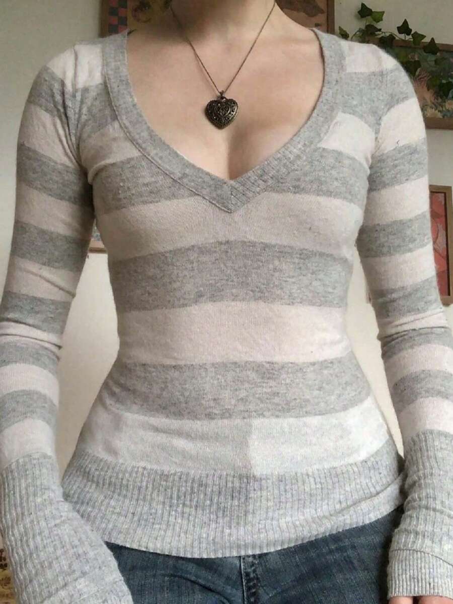 Women Y2k Fairy Grunge Knit Shirt Top Vintage Striped Long Sleeve V-Neck T-Shirts Knitted Ribbed Pullover Tops Teens Girls Slim Fit Going Out Tees Tops Aesthetic Clothes 90s Streetwear - Xám - Xem 1