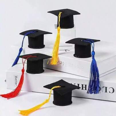 4 chiếc mũ tốt nghiệp, mũ tiến sĩ mini bằng nỉ, mũ bác sĩ mini, mũ đội đầu mừng tiệc tốt nghiệp, chúc mừng với tua rua, chai rượu, trang trí bó hoa