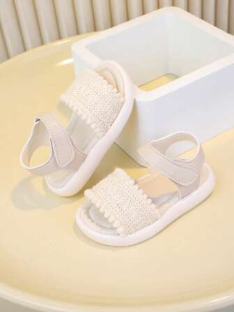 1 Pair Girls New Design Woven Soft Bottom Sandals, Fashion Beach Shoes For Kindergarten, Summer