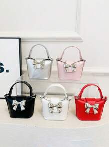 1 pieza Bolso de cubo mini portátil de unicolor PU con diseño de mariposa, estilo coreano versátil con cadena para el hombro y bolso bandolera, correa para el hombro casual y cómoda, estilo largo y versátil que no es exigente, adecuado para uso diario, apropiado para compras y viajes diarios de chicas.