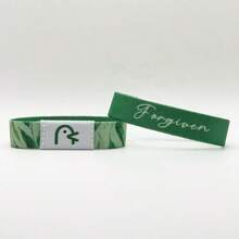 Pulsera con versículo bíblico diario, te trae buena suerte en la , el amor, la riqueza y el feng shui. Minimalista y de moda, adecuada tanto para hombres como para mujeres. Múltiples opciones de color disponibles, fácil de usar, adecuada para todas las ocasiones, resistente al sudor y a la lluvia.