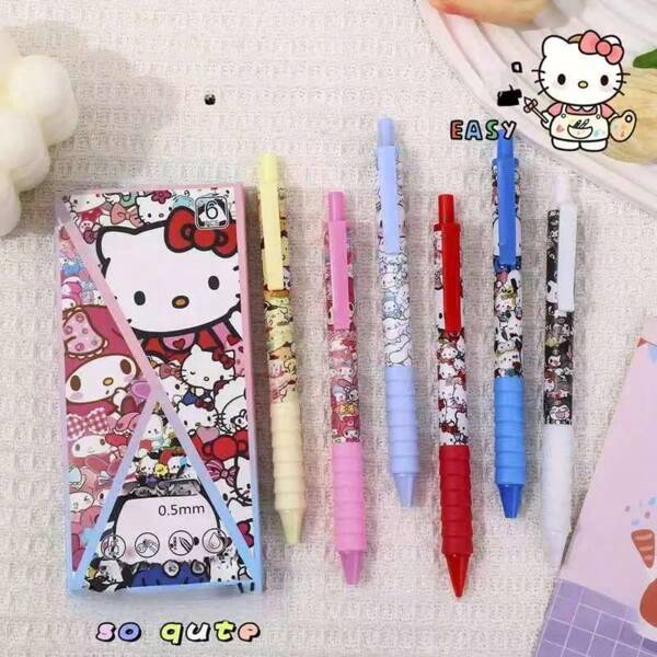 Sanrio Set da 6 penne neutre Sanrio Hello Kitty & Friends, impugnature cloud grip, scrittura fluida, punta 0,5mm ad asciugatura rapida e stile cartoni animati, perfetto regalo per studenti, esami, amici, forniture scolastiche, back to school