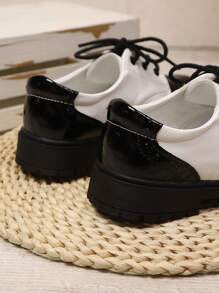 男童时尚系带英伦风 PU 皮革防滑平底正装鞋，适合表演、派对，适合所有季节 - 黑與白 - 查看 7