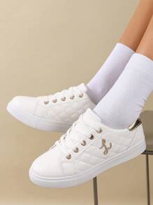 Chaussures de sport à lacets pour femmes pour l'automne, à la mode, polyvalentes, douces et confortables. Chaussures blanches convenant pour la course et la marche en extérieur