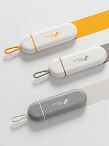 Caja de pastillas portátil y a prueba de agua y humedad, organizador de 3 compartimentos, dispensador de pastillas de viaje, esencial para el viaje, organizador de viaje para la playa, vacaciones de verano, regreso a la escuela, mochila de caza, negocios, resistente a la humedad, herramienta organizadora de dispensador de contenedor, campamento, hogar, estudiantes, mujeres, hombres, accesorios de viaje, artículos esenciales del dormitorio