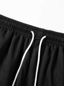 2 pièces/Set Short de basket-ball style athlétique, couleur unie avec ourlet rayé, pour hommes, printemps/été