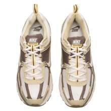 Nike Vomero 5 (GS) 青少年休闲运动鞋，低帮复古休闲鞋，缓震运动鞋，舒适日常休闲鞋，跑步鞋，HV6009-111 - 淡象牙白/貂棕/團隊金/柔黃 - 查看 6
