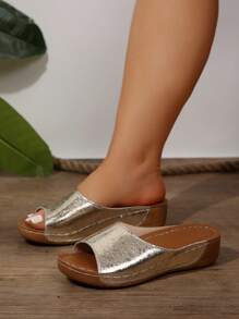 女士休闲坡跟圆头厚底舒适轻便拖鞋，宽版，加大码，金色，适合夏季日常穿着