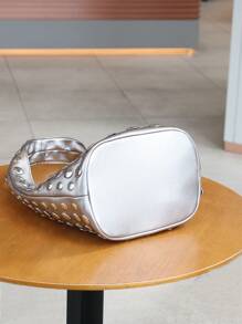 欧美时尚女士手提包2025秋冬新款休闲个性单肩包，Y2K风格甜美别致小众设计波点铆钉腋下包，复古时尚前卫大容量水桶包