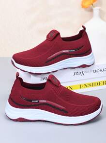 女士春夏网眼透气休闲运动鞋，防滑软底一脚蹬舒适妈妈鞋，圆头宽松休闲鞋，适合日常散步，松紧鞋领 - 酒紅色 - 查看 8