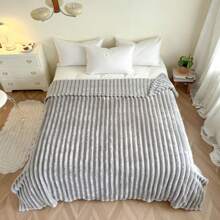 Preppy Style Knitted Flannel Quilt - Soft, Warm, Lightweight, Machine Washable - Geometric Pattern All-Season Multipurpose Blanket For Sofa, Bed, Office, Travel - Fantasy Themed Craftsmanship, 100% Polyester Filling & Cover