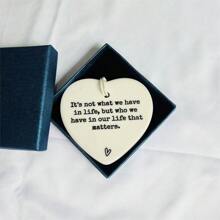 1pc Heart-Shaped Ceramic Tile Gift Set, Inspirational Positive Gifts For Women, Friends, Classmates, Colleagues, Family - "It's Not What We Have In Life But Who We Have In Our Life That Matters" - White - View 8