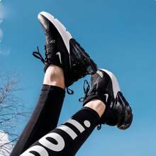 Nike 女士 Air Max 270 缓冲训练运动鞋，休闲运动减震跑步鞋 - 黑色 - 查看 9