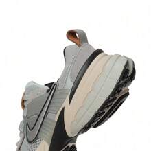Nike 2024 Women's NIKE V2K RUN Low-Top Sneakers/Retro Shoes FN6703-003