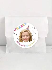 54-540 piezas Pegatinas personalizadas con foto/nombre "Feliz cumpleaños" para niños, etiquetas de cumpleaños personalizadas con imagen para bebés y niños pequeños, etiquetas de fiesta de cumpleaños personalizables para niños, pegatinas autoadhesivas personalizables para fiesta de cumpleaños de niños, etiquetas para bolsas de fiesta, 4x4cm, etiquetas para obsequios de fiesta, apropiadas para ella, mejor amiga, pareja, novia, esposa, colega - Estilo A - Ver 6