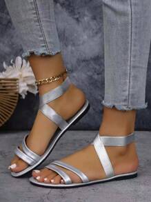 1 Pair Women's Plus Size Casual Comfortable Criss-Cross Strap Flat Sandals, Outdoor Beach Slippers, Flat Heels Suitable For Spring/Summer Outdoor Wear