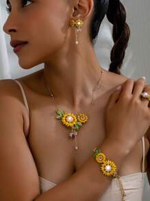 1 Set Luxe Elegante Bloemen Strass & Kunstparel Zonnebloem Ketting, Oorbellen, Armband, Ring Sieradenset Voor Vrouwen, Geschikt Voor Vakanties, Verjaardagen, Dates, Ballen, Bruiloften, Feesten, Vakanties, Dagelijks Gebruik