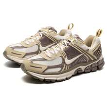 Nike Vomero 5 (GS) 青少年休闲运动鞋，低帮复古休闲鞋，缓震运动鞋，舒适日常休闲鞋，跑步鞋，HV6009-111 - 淡象牙白/貂棕/團隊金/柔黃 - 查看 5