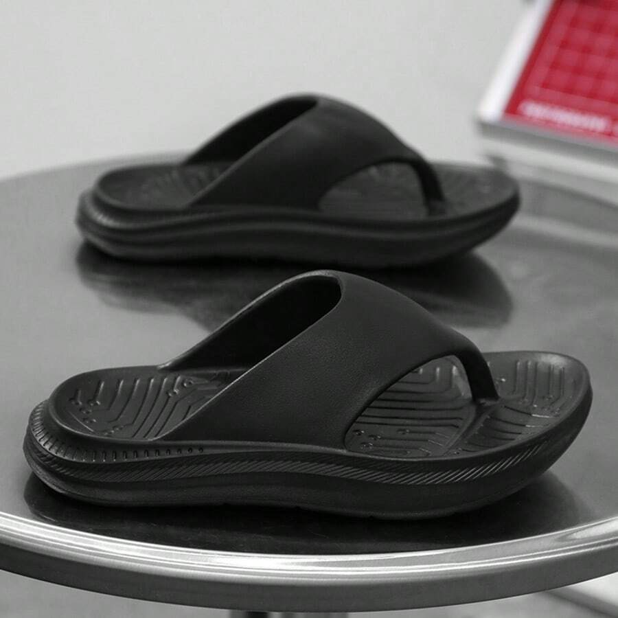 1 Pair Men's Lightweight Comfortable Clogs Hollowed Out Anti Slip Garden Shoes Men Mesh Summer Sandals For Men's Casual Outdoors Non-Slip Thick Sole Beach Flip Flops Slippers