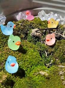 40 stuks willekeurig gekleurde glow-in-the-dark rubberen eendjes, mini-eenden, eendenspeelgoedset, mini glow-in-the-dark hars eendjesknutsels, kleurrijke kleine glow-in-the-dark eendminiaturen, levendige, verzamelbare, schattige feestgunsten, cadeauzakjes, paas- en kerstcadeaus