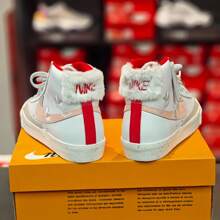 Nike Women's Blazer Mid Prm Pioneering High Top Sneakers