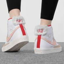 Nike Women's Blazer Mid Prm Pioneering High Top Sneakers