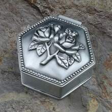 Caja de joyería de metal retro de tamaño pequeño, decoración vintage con flores talladas, estuche para baratijas, almacenamiento de anillos, pulseras, colgantes y organizador de cuentas - 296 - Ver 10