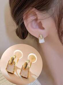 1 Pair Fashion New White Coil Earrings For Women, No Pierced Ear Clips, High-End Elegant Earrings Suitable For Ladies Daily Wear, Holiday Gift