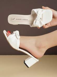 1 Paar weiße High Heel Sandalen für Damen, mittlerer Absatz, Schleifendekor, für formelle Hochzeitsgäste, lässig für den Urlaub, PU Material bequem, Neuerscheinung 2025 - Weiss - Übersicht 3