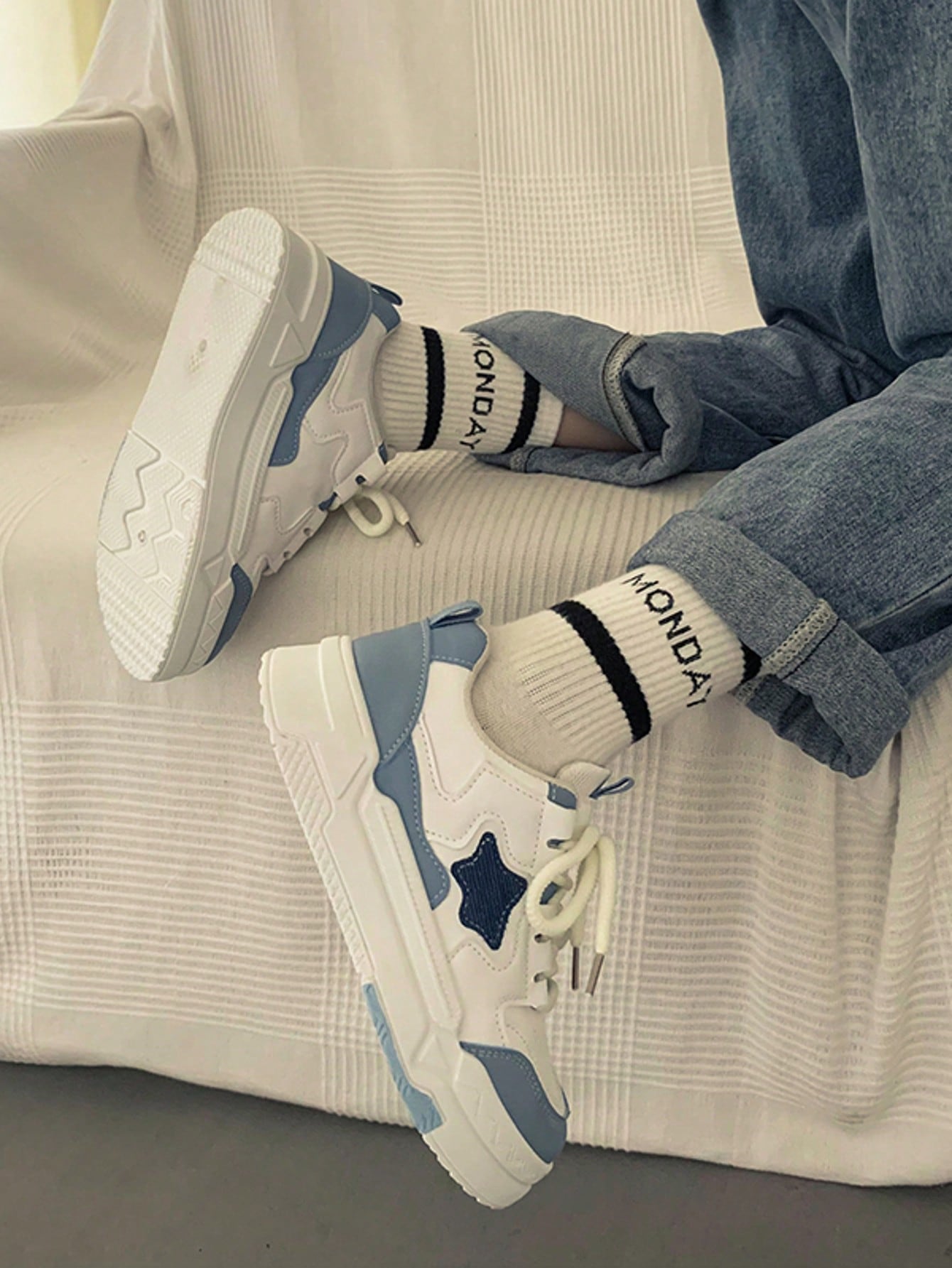 أحذية رياضية بيضاء سميكة الحذاء للنساء من المقاسات...