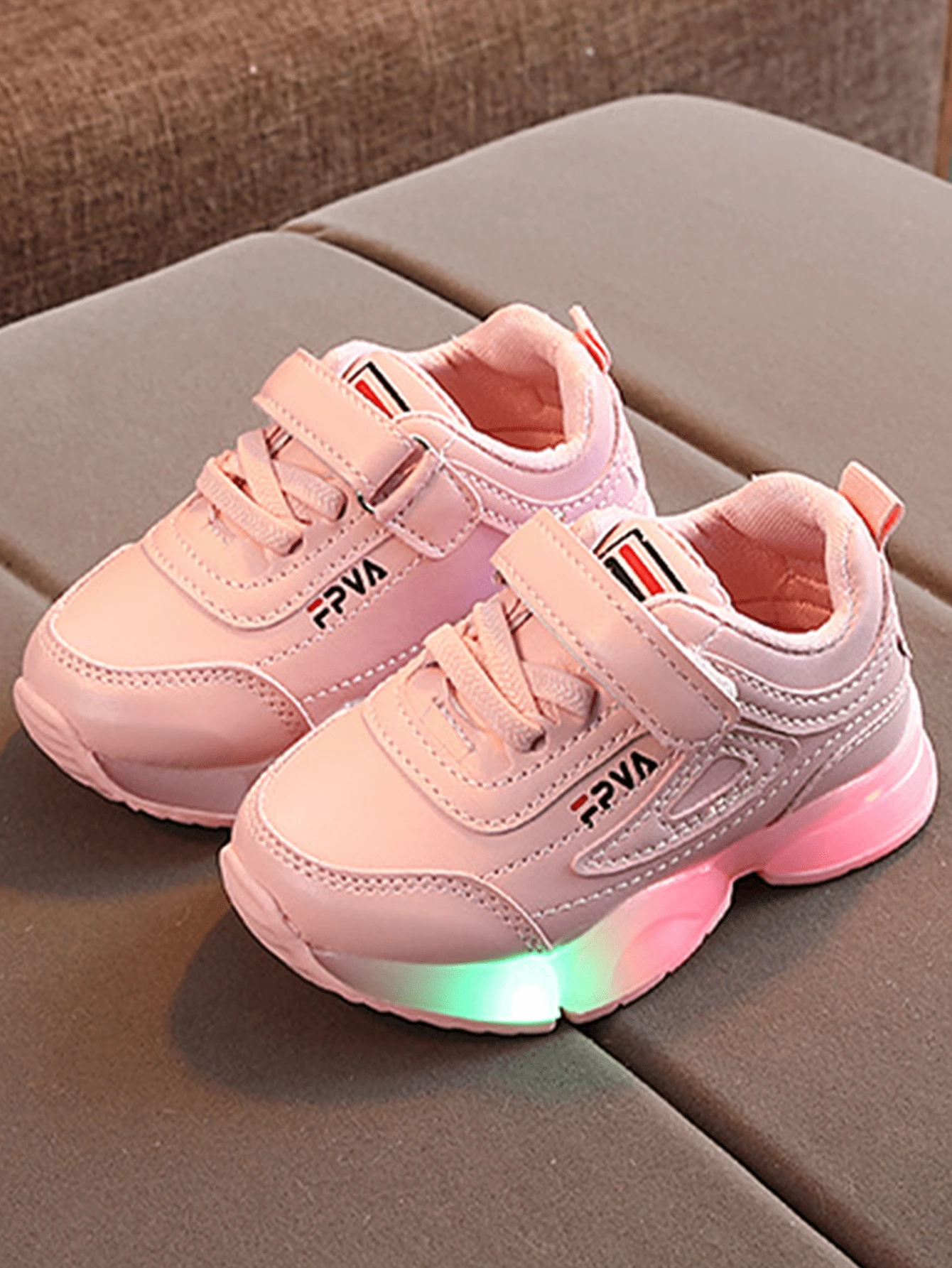 Boys And Girls Universal Casual Shoes Sneakers LED Light Up Shoes - 粉色 - 查看 1