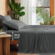 Farfallarossa 纯色床单套装，3/4 件，包括床单、床笠和 1/2 个枕套，采用柔软拉绒超细纤维面料制成，亲肤舒适，防缩水，防褪色，易于护理。 - 深灰 - 查看 2