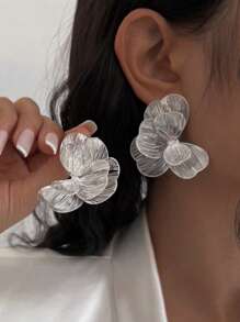 1 对复古创意时尚金属镂空银杏叶和花朵耳环，适合女性日常佩戴和各种宴会聚会，装饰珠宝