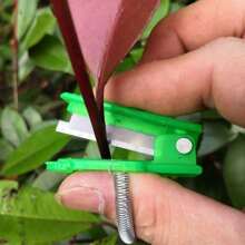 1 件不锈钢拇指刀、花园刀、环刀、方便紧凑、采摘、蔬菜收割工具、颜色随机。