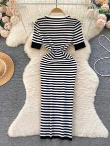 Vestido feminino de outono, estilo elegante para mulheres maduras, vestido midi de malha listrada, com decote redondo, plissado e cordão, saia justa elegante e sofisticada - Preto e Branco - Ver 2