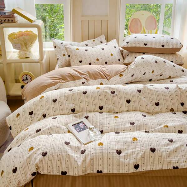 4pcs Bedding Set, Coffee Color, Brown Heart Pattern, Vertical Stripe Print Duvet Cover, Solid Color Flat Sheet, Machine Washable, Bedroom Home Textile (1pc Duvet Cover, 1pc Flat Sheet, 2pcs Pillowcases, No Comforter)