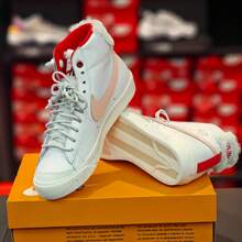 Nike Women's Blazer Mid Prm Pioneering High Top Sneakers