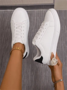 男女通用休闲运动鞋，尺码 36-45，防滑学生运动滑板鞋，四季百搭白鞋