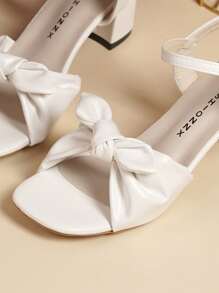 1 Paar Damen Schuhe in Große Größen mit flachem Absatz, Keilabsatz mit Riemen und Schleife, Lässig Outdoor Ferien 2025 Neuer Stil Sandalen - Weiss - Übersicht 9