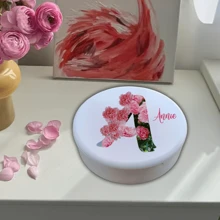 1 pieza Caja de almacenamiento de joyería personalizada con motivo floral y piedra natal, con nombre personalizado, caja redonda blanca que almacena anillos, collares, pendientes, regalo reflexivo para familia, amigos, pareja, mejor opción para el Día de San Valentín, boda, regreso a clases, lo personalizado lo hace único