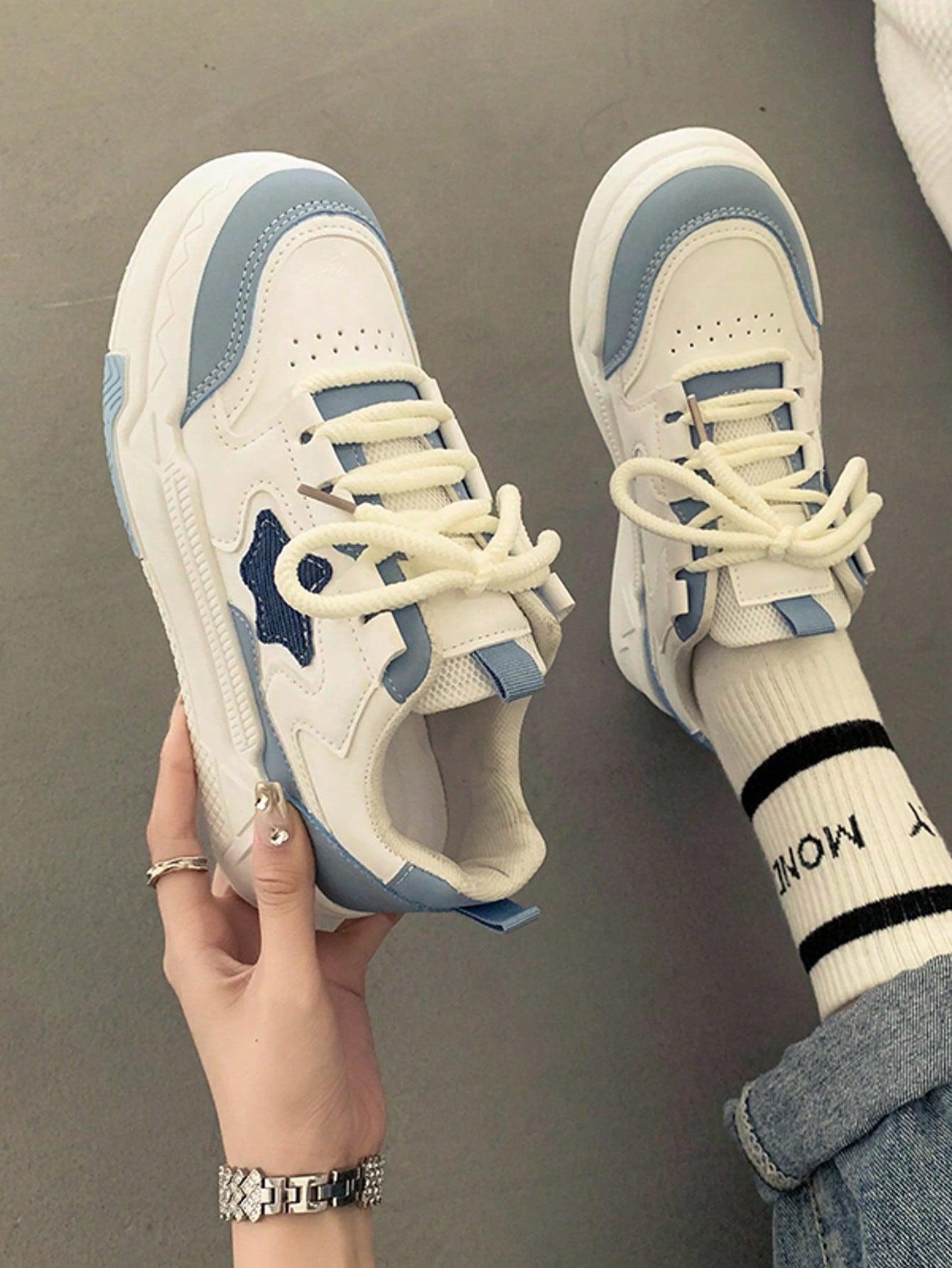 أحذية رياضية بيضاء سميكة الحذاء للنساء من المقاسات...