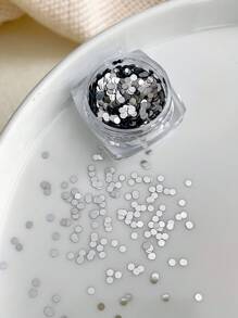 Bộ 8 phụ kiện làm móng lấp lánh trong hộp với hình ngôi sao năm cánh, hình tròn màu vàng và bạc, lấp lánh và dễ đeo. Phù hợp cho tiệm làm móng và người dùng cá nhân, phụ kiện làm móng, đồ trang trí móng, đá quý làm móng. - Nhiều màu - Xem 19
