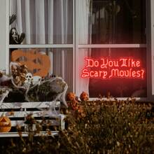 Heliwey Do You Like Scary Movies Neon Sign For Movie Night Party Decor Horror Movies Room Neon Sign Gothic Font Halloween Decoration - 白紅光 - 查看 6