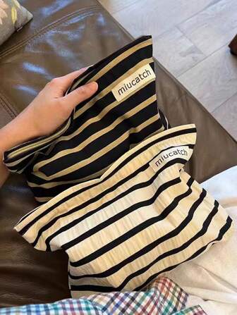 1PC Makeup Bag, Cosmetic Bag(Without Chicken Pendant), Toiletry Bag, Travel Organizer, Clutch Bag, Large Capacity, Lightweight Portable, Fashion Simple, Commute Essential, Travel, Gift Choice, For Any Occasion, Cosmetics Organizer, Travel Essential,For Holiday Beach, Bathroom Collection, Bedroom Collection, Large Capacity