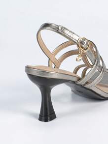 春夏新款女式裂纹设计露趾绑带高跟凉鞋，有枪灰色、牛油果绿、黑色、白色、棕色、金色、紫色、酒红色、杏色可选。 - 槍色 - 查看 8