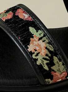 女士厚底单带搭扣凉鞋，黑色随机印花波西米亚复古风露趾舒适坡跟鞋，适合夏季海滩、春秋季穿着，尺码41-43 - 黑色 - 查看 7