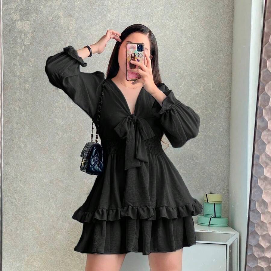 Vestido corto olan bajo, manga aglobada, escote v, detalle moño - Negro - Ver 1