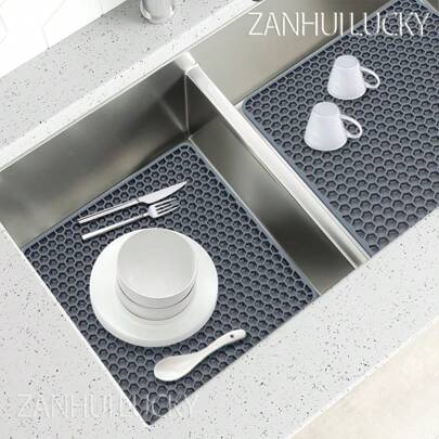 硅胶水槽垫、厨房水槽底部保护垫、厨房水槽配件、耐热碗碟干燥垫、水槽边防滑厨房垫、天然卫生的厨房必备品，是居家和厨房装饰的必备之选，也是您舒适的秋冬风格和圣诞装饰的一部分
